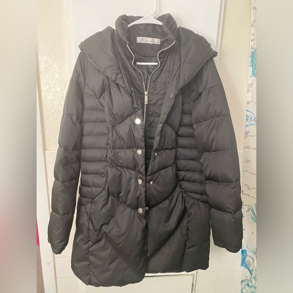G-iii Kenneth Cole knee length puffer coat that’s hooded